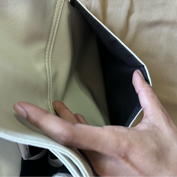 Faux leather off white bag - Picture 4 of 14